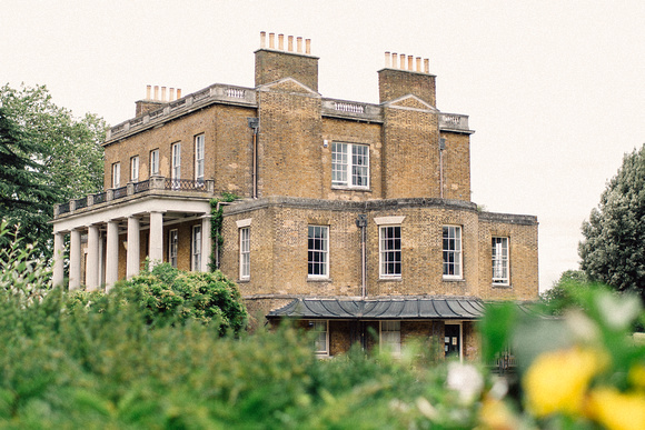 Summer wedding at Clissold House in Clissold Park Hackney